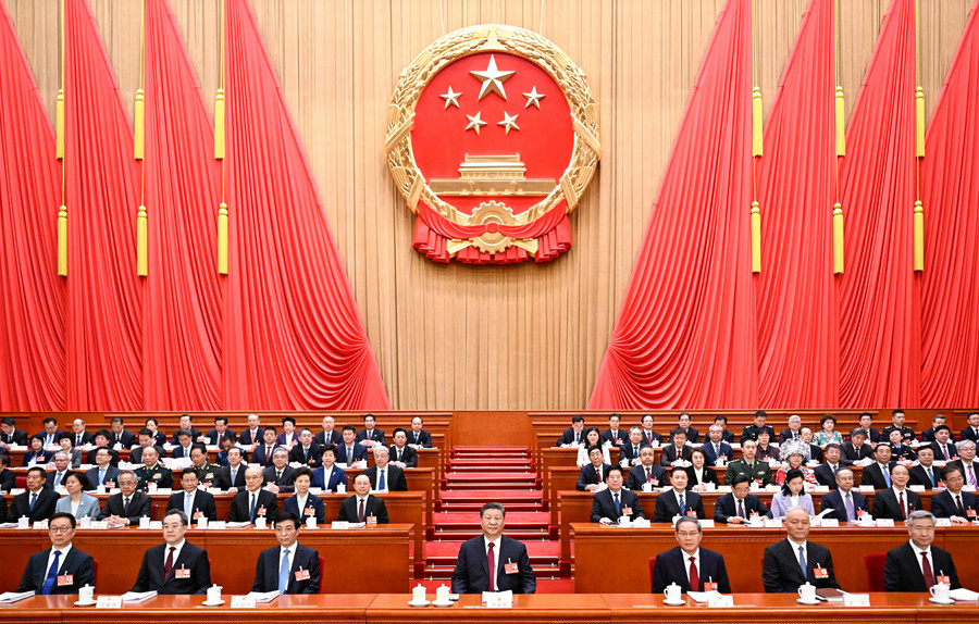 3月5日,第十四屆全國(guó)人民代表大會(huì)第三次會(huì)議在北京人民大會(huì)堂開(kāi)幕。黨和國(guó)家領(lǐng)導(dǎo)人習(xí)近平、李強(qiáng)、王滬寧、蔡奇、丁薛祥、李希、韓正等出席大會(huì)。