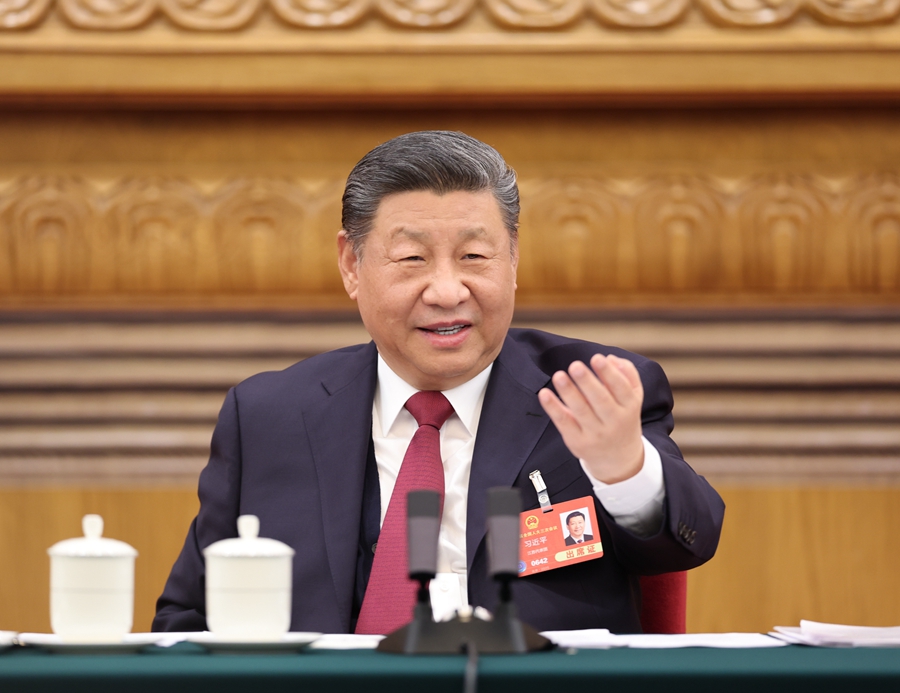 ??3月5日下午，中共中央總書記、國家主席、中央軍委主席習(xí)近平參加他所在的十四屆全國人大三次會議江蘇代表團(tuán)審議。